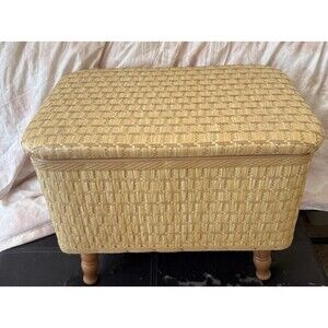 Vintage Redmond Footed Sewing Basket/Storage Natural Woven Wicker 15”x18”x13”